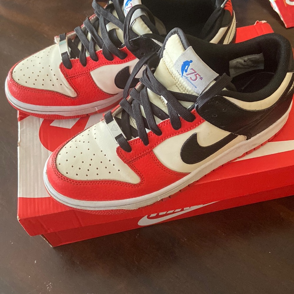 Jordan 1s dunks (red,black,white)